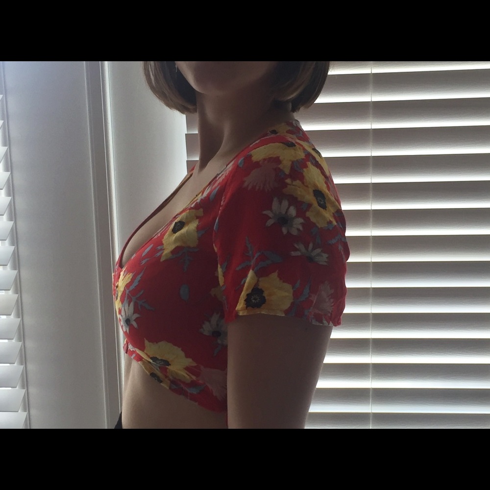 ✨H&M crop top✨